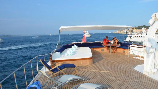 Charter Feadship Classic Motor Yacht SECRET LIFE with 10% Discount