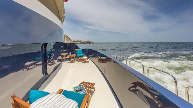 Aft cockpit deck