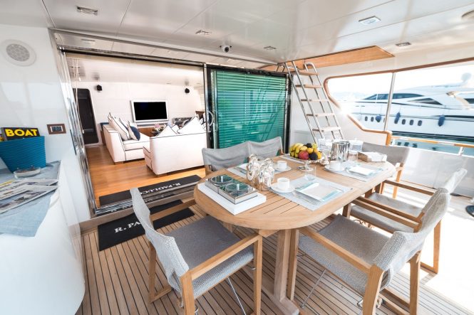 Aft deck al fresco dining table