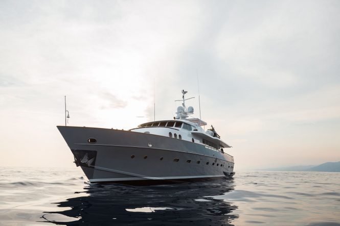 30m PAOLUCCI offering 25% off in Italy and France yacht charter