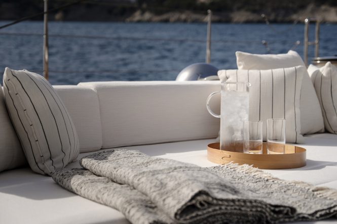 Exterior lounging area - Photo Carlo Baroncini