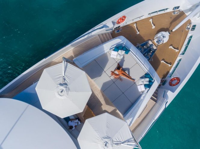 Sunbathing area on the foredeck