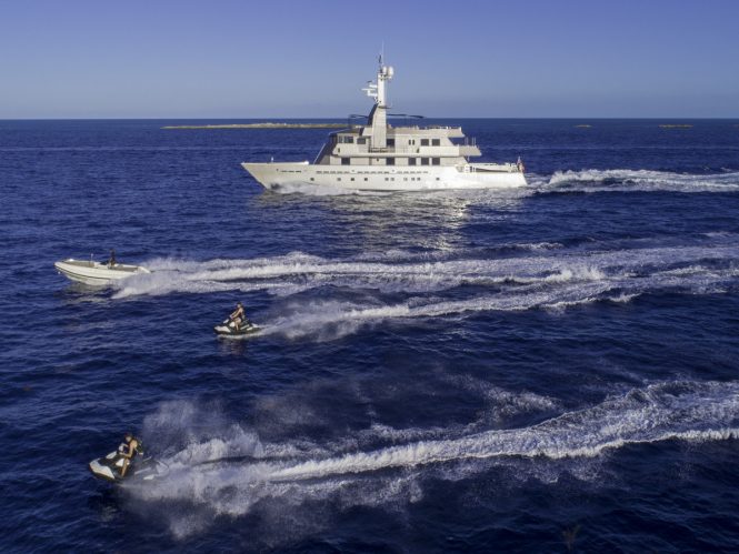 MIZU - luxury explorer yacht with water toys