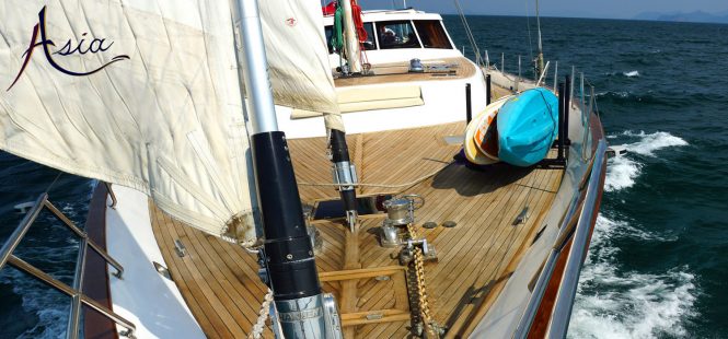 deck view sailing