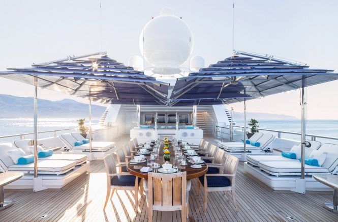 Alfresco dining set up