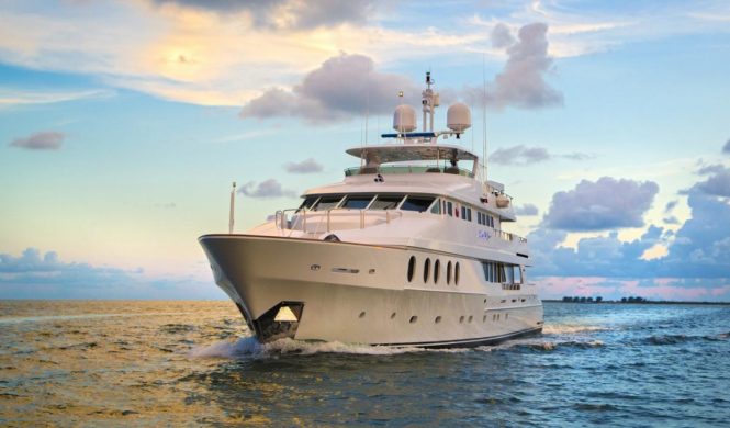Reduced weekly rate in the Caribbean with charter yacht I LOVE THIS BOAT