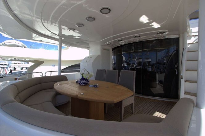 aft deck dining