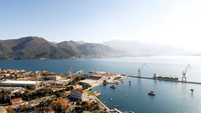 Montenegrin Government signs contract with Porto Montenegro Damen for Bijela shipyard redevelopment