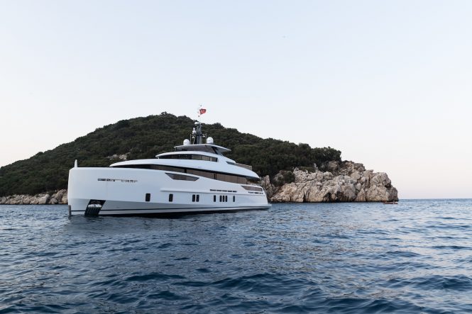 32m NOZOMI II superyacht under construction at Alia Yachts