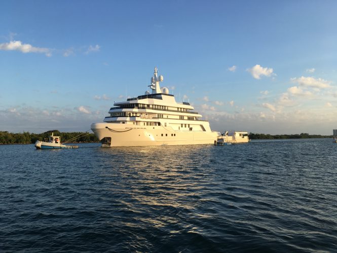 Photos of 91.4m DANAH VOYAGER yacht on her way to Tampa