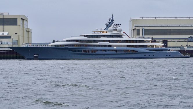 VIDEO: 136m FLYING FOX mega yacht by Lurssen departs on maiden voyage