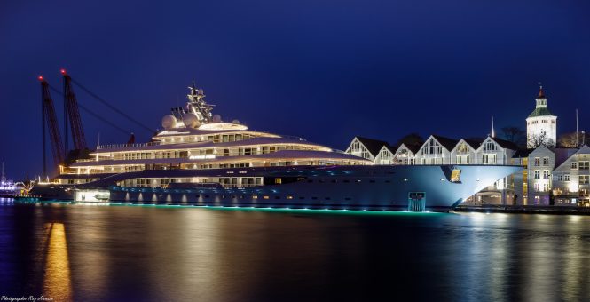 Mind-blowing photos of 136m Mega Yacht Flying Fox