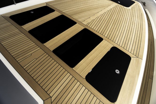 Deck detail