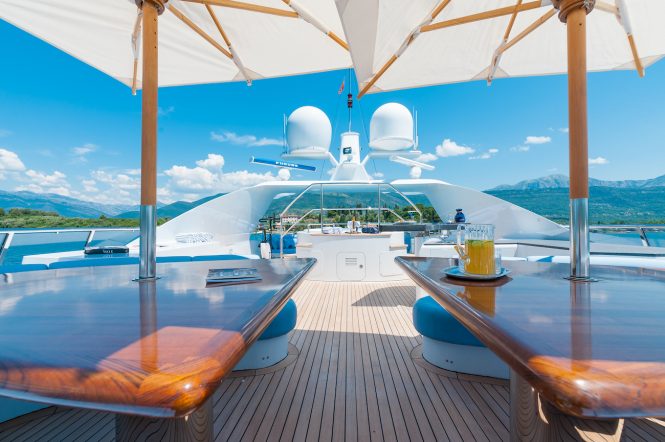 Fantastic sun deck with Jacuzzi hot tub