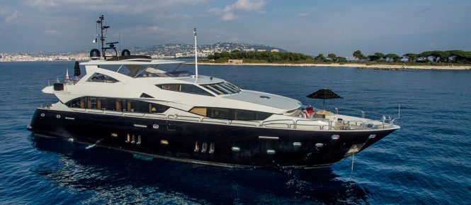 10% discount on French yacht charter with 34m EMOJI in June