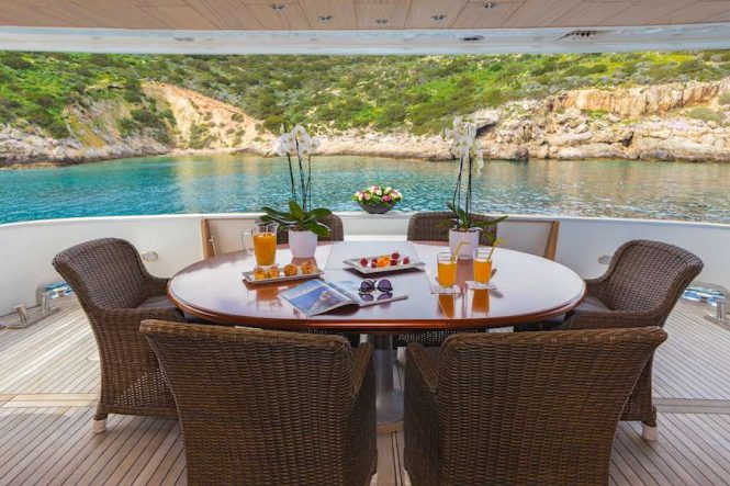 Aft deck dining