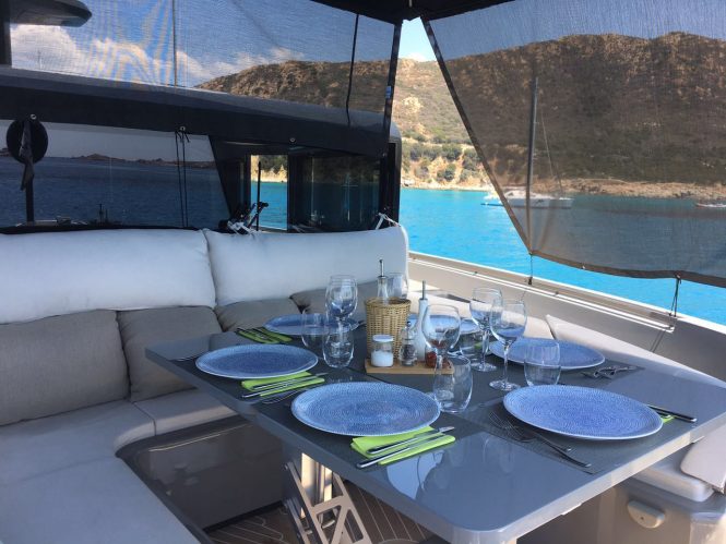 alfresco dining set up