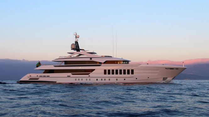 55-metre Heesen motor yacht Vida is on the way to the Mediterranean