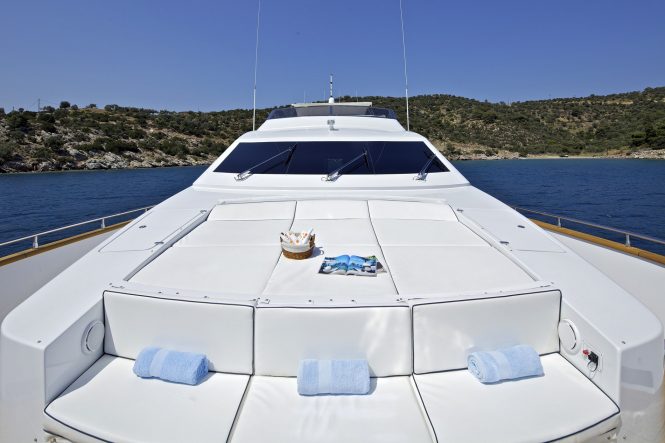 Plenty of space for sunbathing 