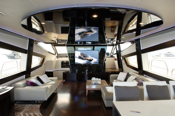 Spacious and modern saloon