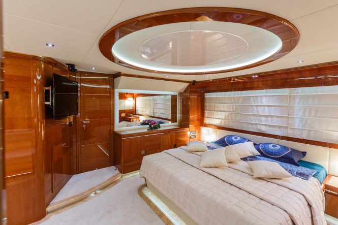 Deluxe master cabin