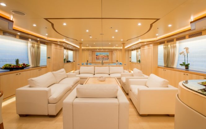 Elegant and inviting saloon