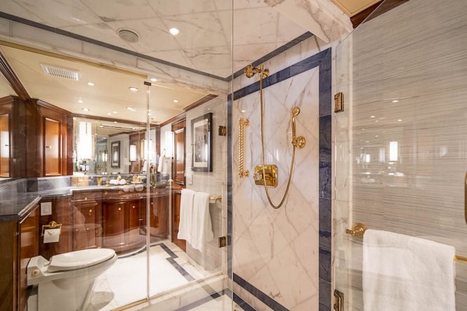 Luxurious master ensuite