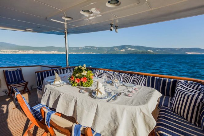 Aft deck alfresco dining area