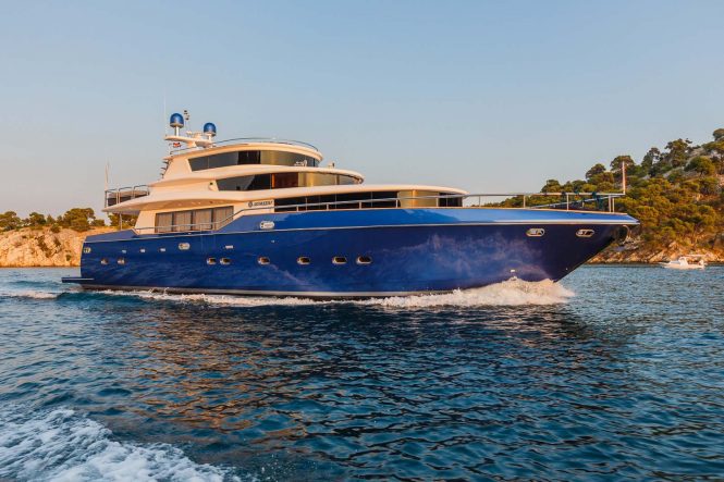 36m motor yacht JOHNSON BABY offering last-minute charter discount in Croatia