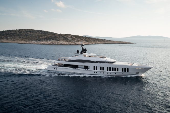 60m luxury super yacht SAMURAI Reviewed