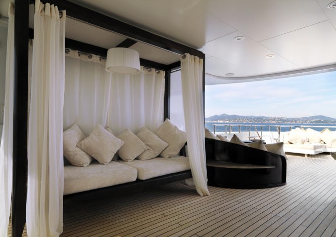 Sun deck