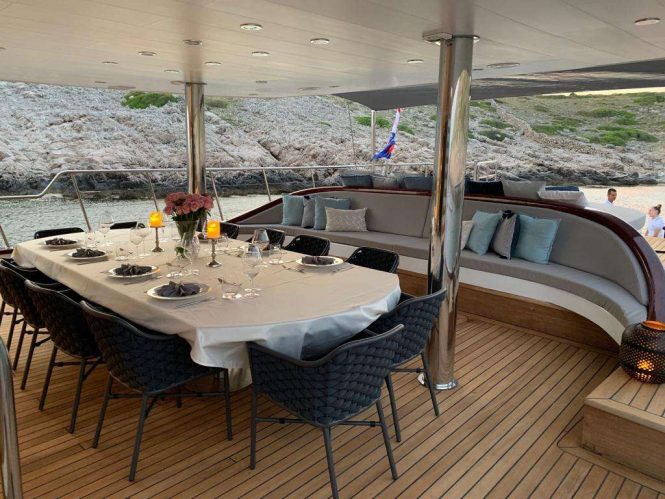 aft deck alfresco dining
