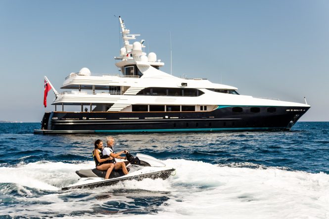 Special yacht charter rate in September: Relax in Jacuzzi onboard M/Y ELENI