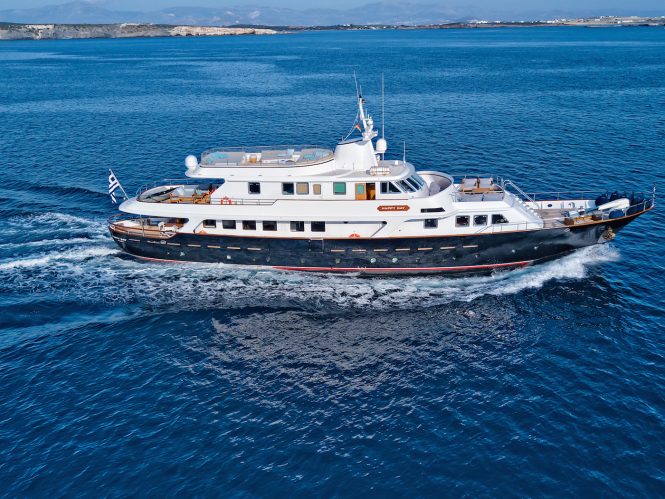 In review: Classic motor yacht Happy Day – Fantastic Family Charters in Greece