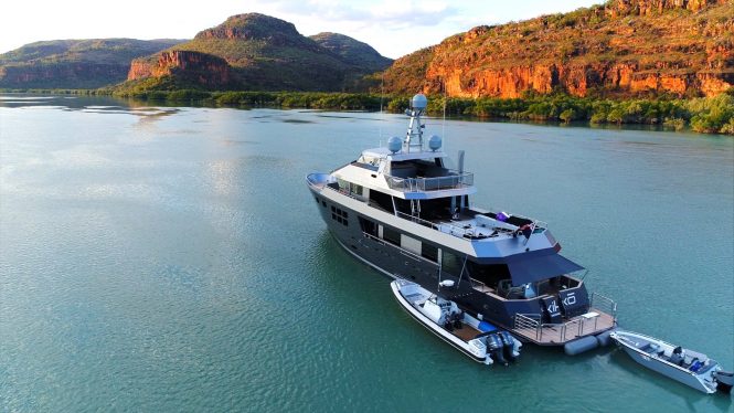 Explorer yacht AKIKO with tenders