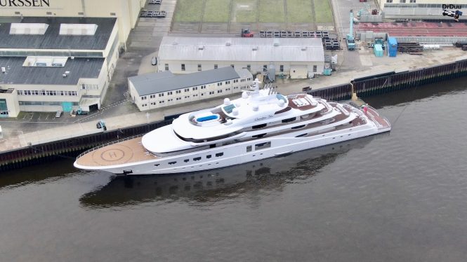 Photos & Video: 104m Lurssen Mega Yacht QUANTUM BLUE back at yard for Winter service