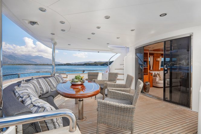 Aft deck with alfresco dining area