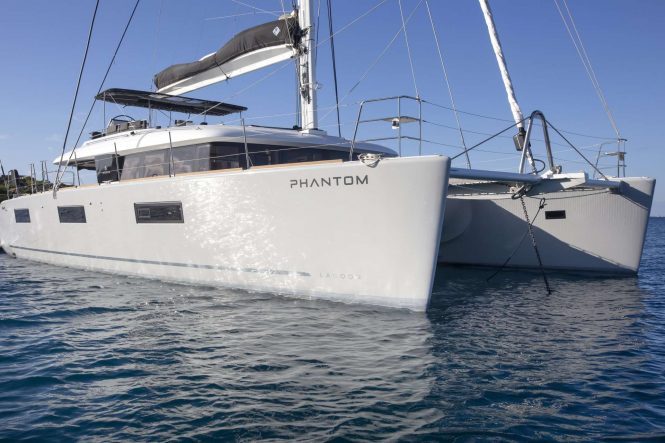 Catamaran yacht PHANTOM