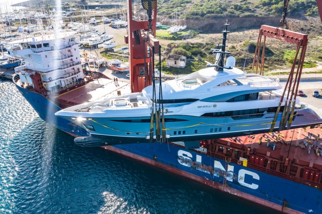 Motor yacht Snow 5 – previously Lilium – heads to her new Miami home