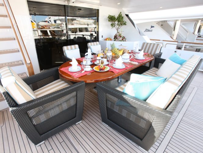 Aft deck alfresco dining area