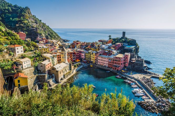 The best places for a luxury yacht charter in Italy