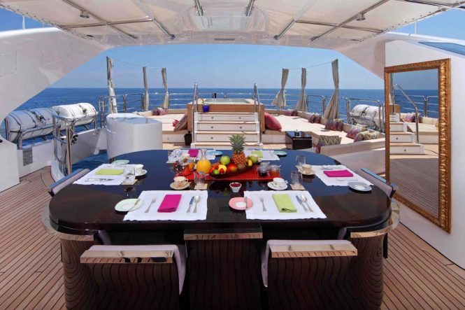 Fabulous sun deck with a pool