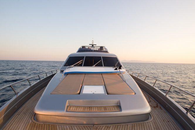 foredeck sun pads