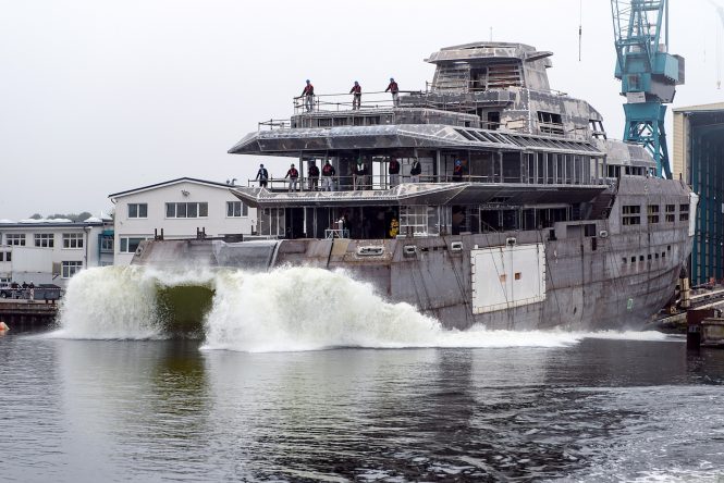 Launching motor yacht Project 1601 ©KlausJordan