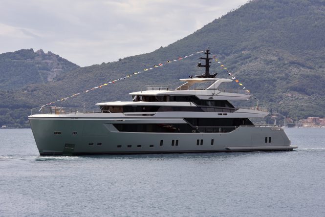 SANLORENZO launch motor yacht H1 – 44Alloy