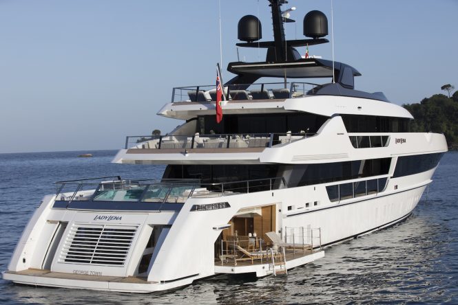 Beach club on Lady Lena