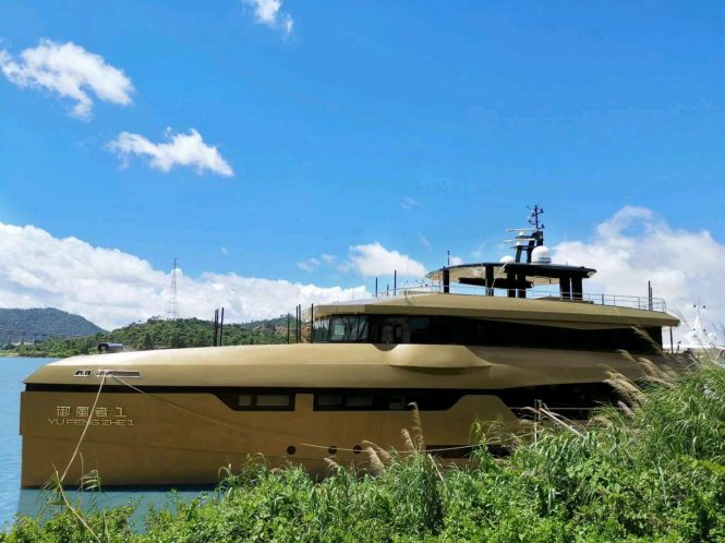 43m Luxury catamaran YU FENG ZHE 1 (aka WIND RIDER 1) delivered to owner