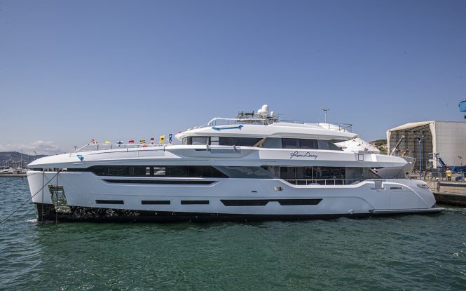 Motor yacht RUN AWAY launched at Cerri Cantieri Navali