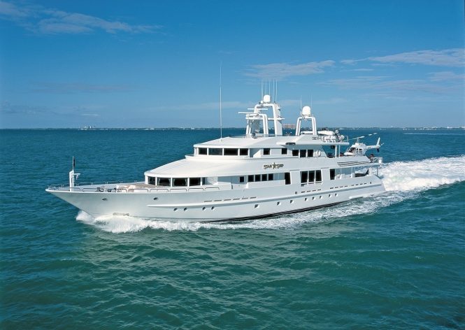 One night free in the Bahamas with 44m charter yacht STARSHIP