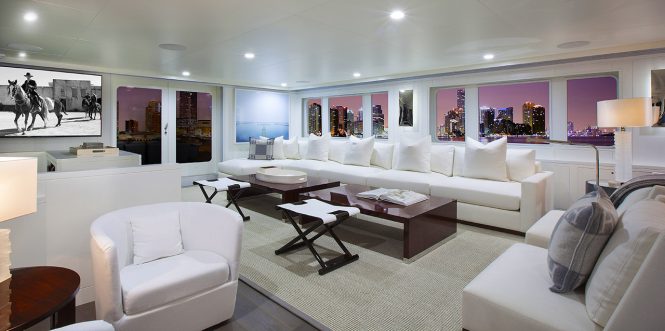 Spacious and inviting saloon